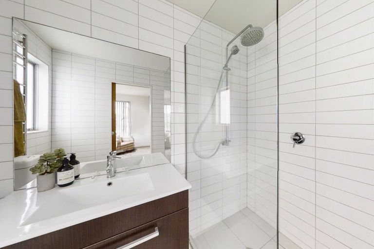 Photo of property in 12/3 Severn Street, Island Bay, Wellington, 6023