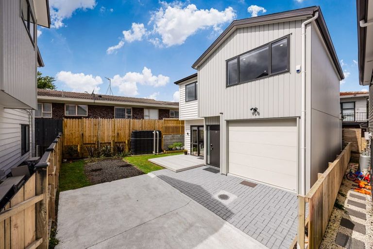Photo of property in 16d Balgowan Terrace, Conifer Grove, Takanini, 2112