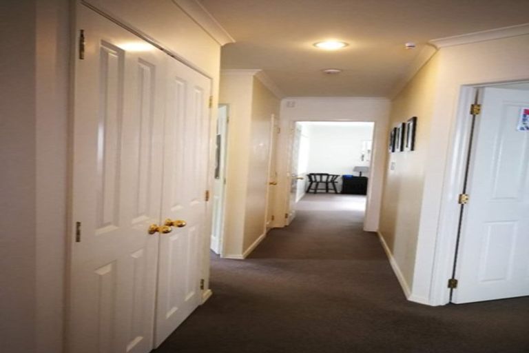 Photo of property in 62b Hogarth Rise, West Harbour, Auckland, 0618