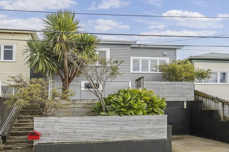 Photo of property in 9 Torquay Terrace, Newtown, Wellington, 6021
