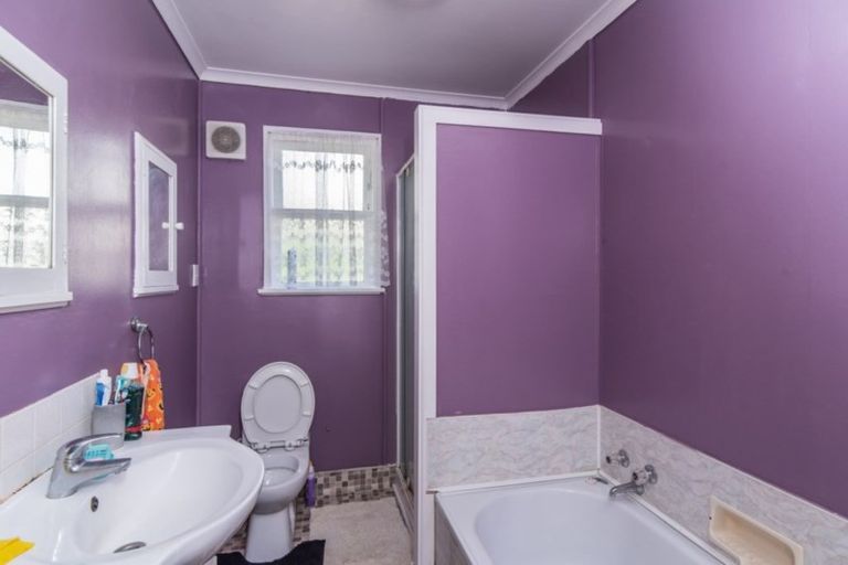 Photo of property in 475 Te Moana Road, Waikanae, 5036