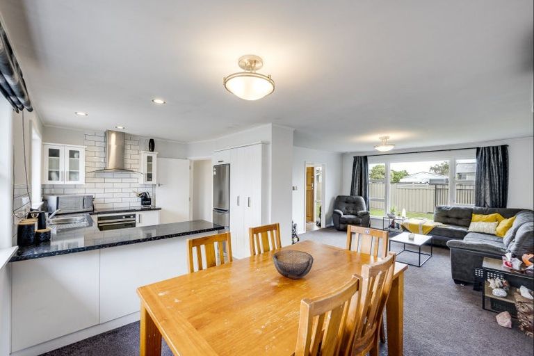 Photo of property in 37 Merton Crescent, Pirimai, Napier, 4112