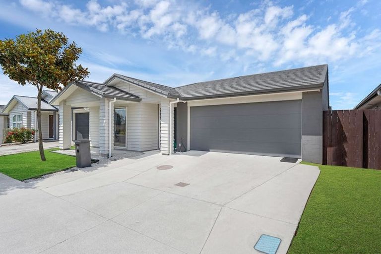 Photo of property in 9 Rere Close, Takanini, 2112