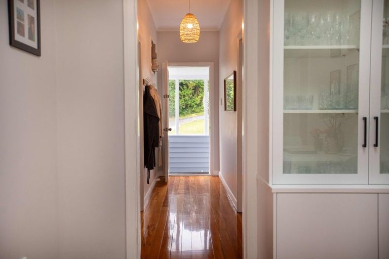 Photo of property in 50 Maungaraki Road, Korokoro, Lower Hutt, 5012