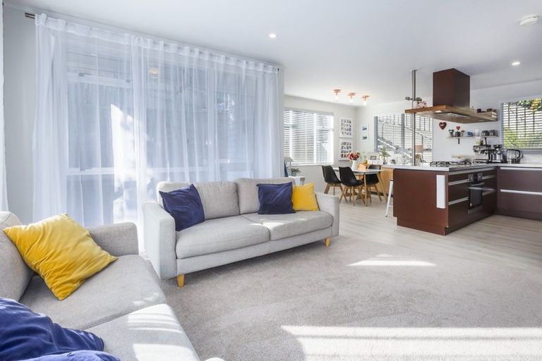 Photo of property in 1 The Spinney, Titahi Bay, Porirua, 5022