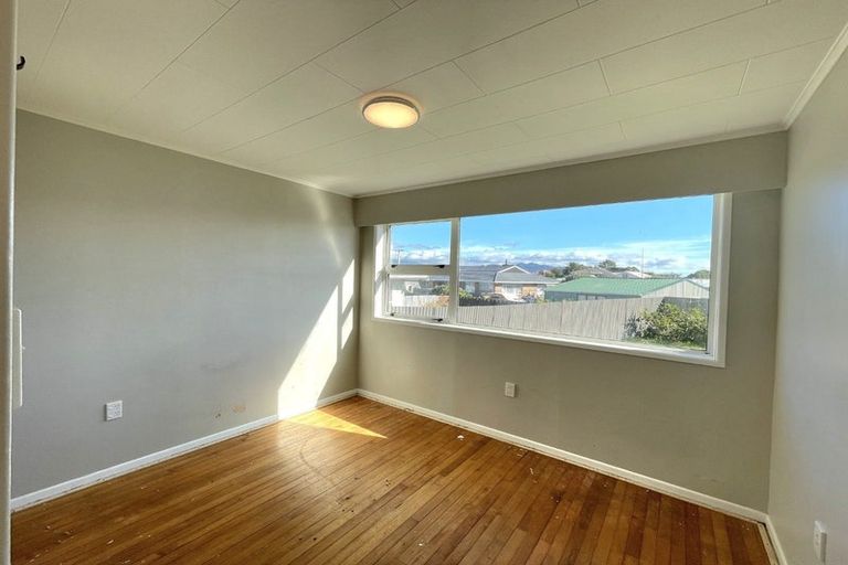 Photo of property in 22 Simons Street, Moturoa, New Plymouth, 4310