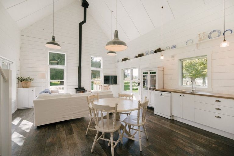 Photo of property in 216 Rowes Road, Hunterville, 4785