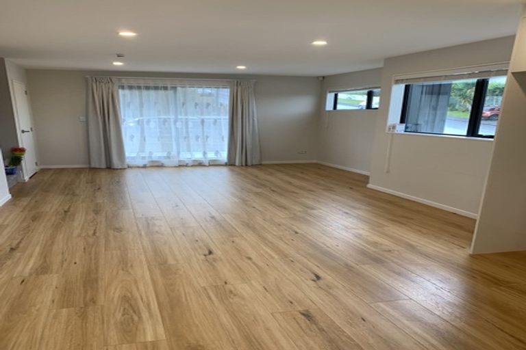 Photo of property in 59a Redwood Drive, Massey, Auckland, 0614