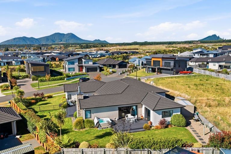 Photo of property in 6 Tuhua Close, Wharewaka, Taupo, 3330