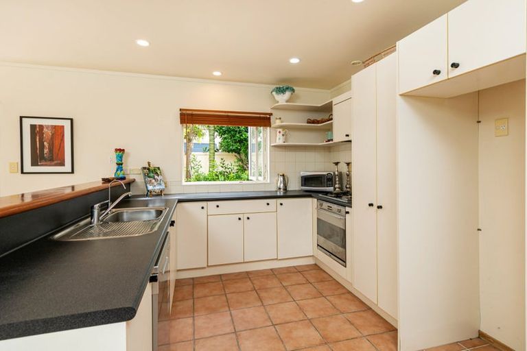 Photo of property in 2/2 Evan Street, Belmont, Auckland, 0622