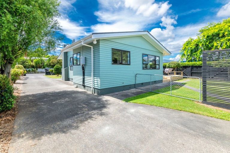Photo of property in 6 Highbury Drive, Levin, 5510