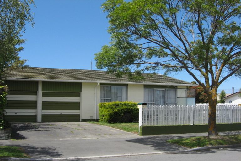Photo of property in 1/2 Lamorna Road, Parklands, Christchurch, 8083