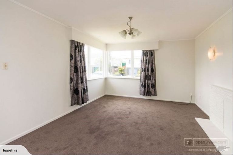 Photo of property in 39 Baylands Drive, Newlands, Wellington, 6037