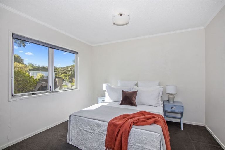 Photo of property in 118 Lynn Road, Bayview, Auckland, 0629