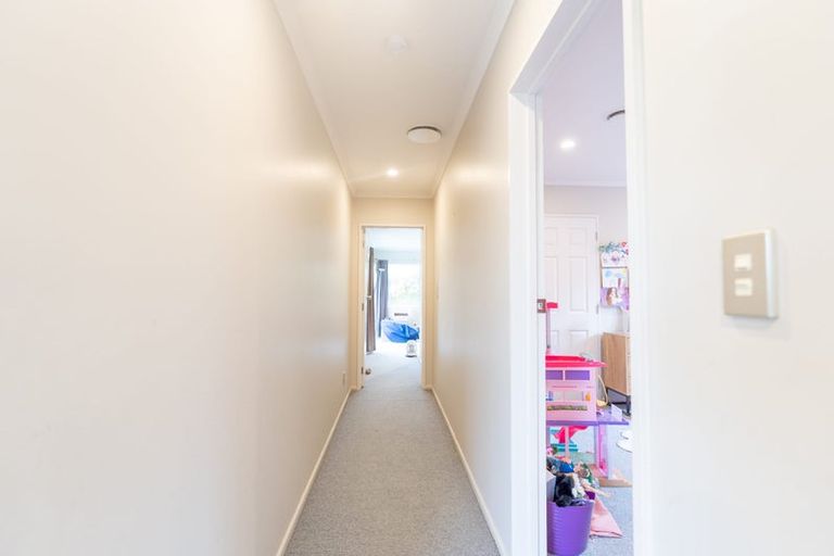 Photo of property in 10 Fernlea Avenue, Kelvin Grove, Palmerston North, 4414