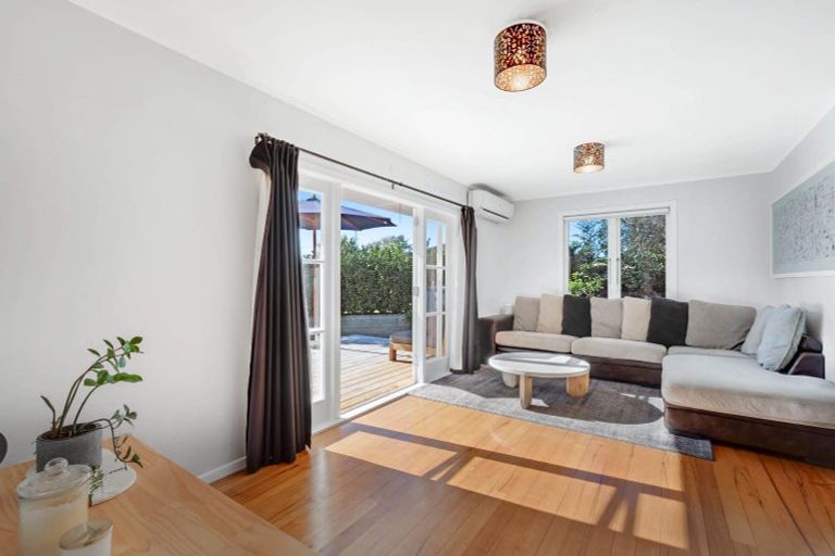 Photo of property in 2/12 Pandora Place, Pakuranga, Auckland, 2010