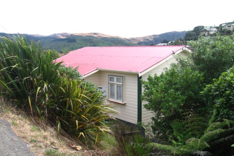 Photo of property in 131 Northland Road, Northland, Wellington, 6012
