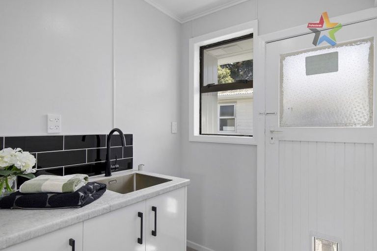 Photo of property in 40 Logie Street, Stokes Valley, Lower Hutt, 5019