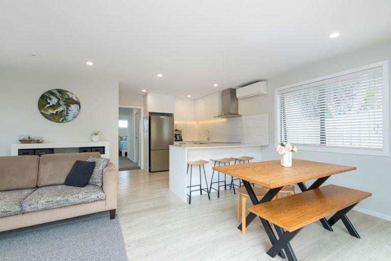 Photo of property in 31 Oreil Avenue, West Harbour, Auckland, 0618