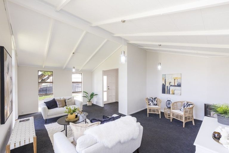 Photo of property in 3 Escort Grove, Awapuni, Palmerston North, 4412