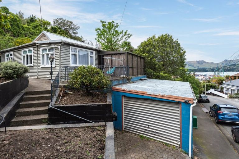Photo of property in 22 Hawkhurst Road, Lyttelton, 8082