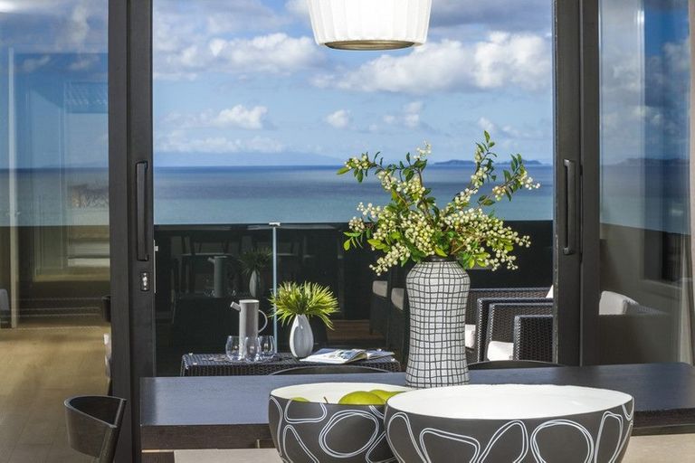 Photo of property in 123b Churchill Road, Rothesay Bay, Auckland, 0630