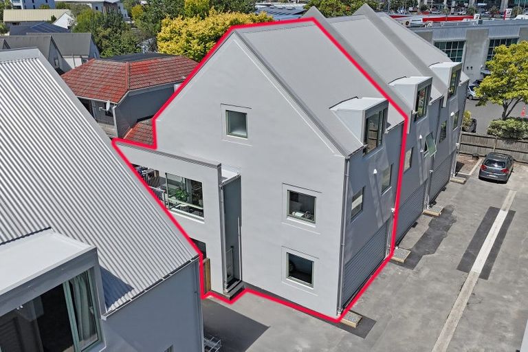 Photo of property in Hagley Mews, 4/454 Hagley Avenue, Christchurch Central, Christchurch, 8011