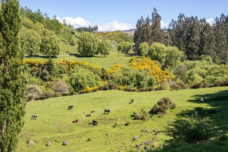 Photo of property in 1305 Opaki Kaiparoro Road, Mauriceville, Masterton, 5882