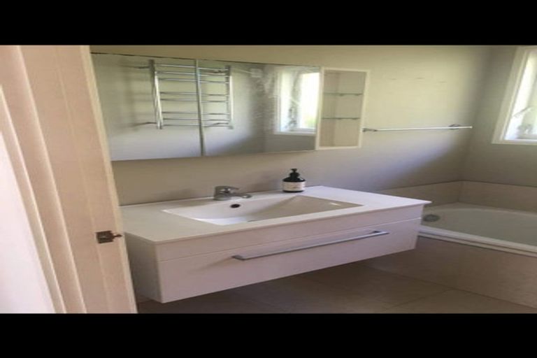 Photo of property in 4 Hughes Street, Waikanae Beach, Waikanae, 5036