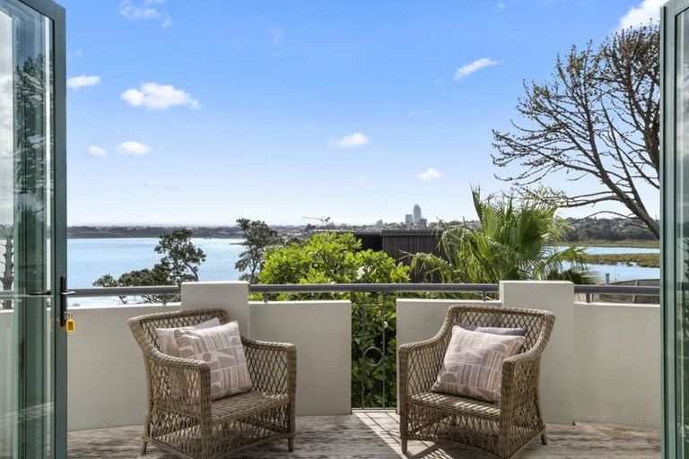 Photo of property in 2/61 Beresford Street, Bayswater, Auckland, 0622