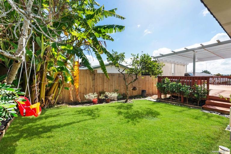 Photo of property in 4/94 Lynwood Road, New Lynn, Auckland, 0600