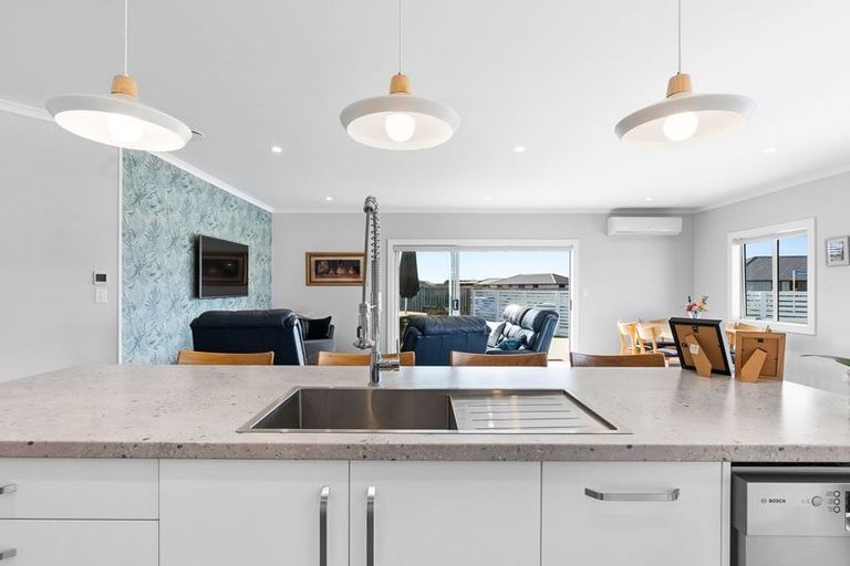 Photo of property in 27 County Drive, Hawera, 4610