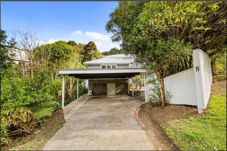 Photo of property in 1 Westhaven Drive, Tawa, Wellington, 5028