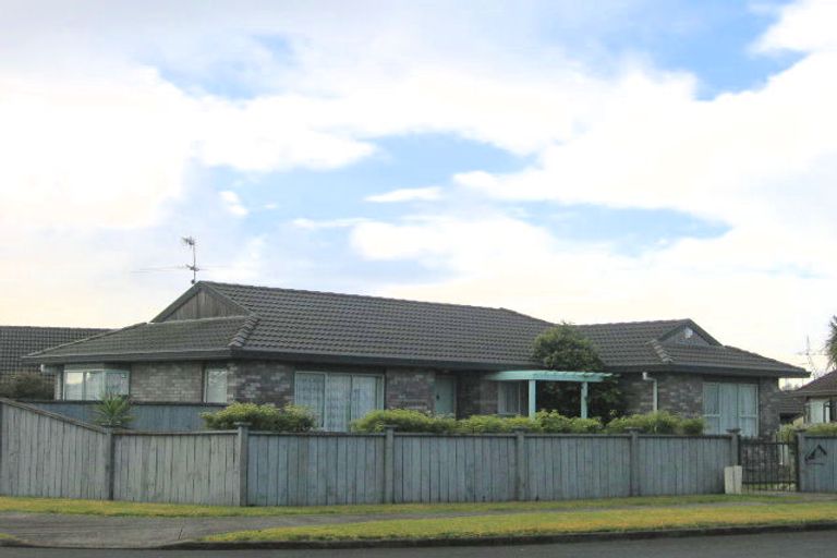 Photo of property in 35 Burswood Drive, Burswood, Auckland, 2013