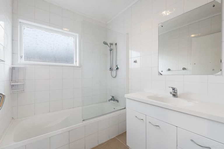 Photo of property in 29 Harrington Road, Henderson, Auckland, 0610