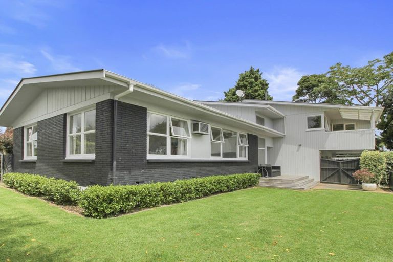 Photo of property in 2 Glen Lynne Avenue, Queenwood, Hamilton, 3210