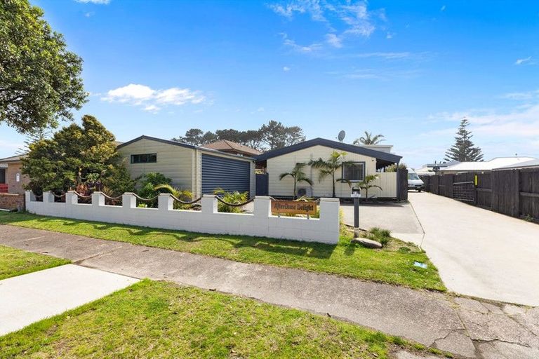 Photo of property in 11a Dickson Road, Papamoa Beach, Papamoa, 3118