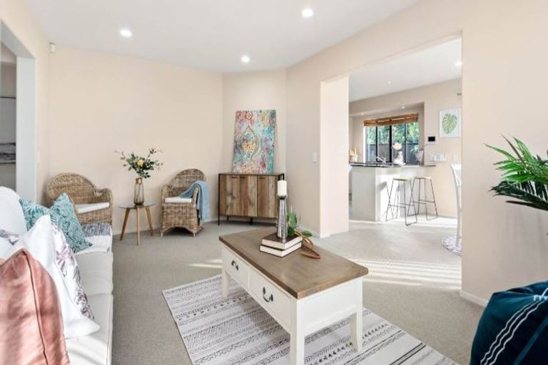 Photo of property in 3 Dunoon Close, Flat Bush, Auckland, 2016