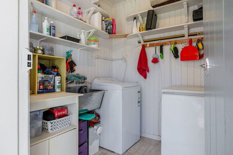 Photo of property in 39 Andrew Avenue, Roslyn, Palmerston North, 4414