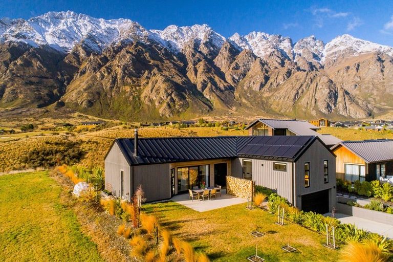 Photo of property in 4 Wanderer Lane, Jacks Point, Queenstown, 9371