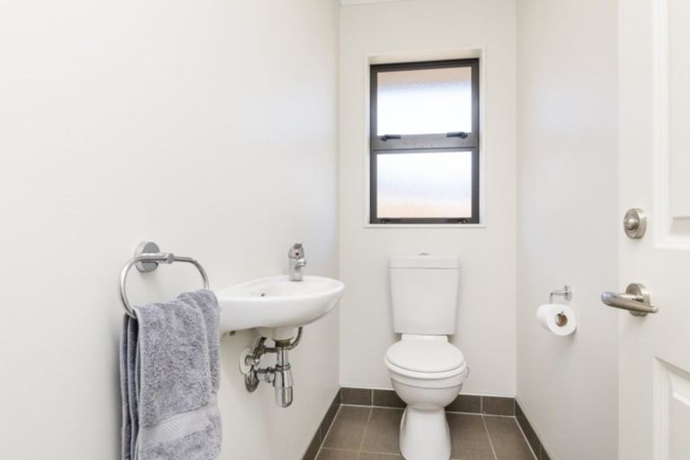 Photo of property in 8 Trump Place, Kelvin Grove, Palmerston North, 4414