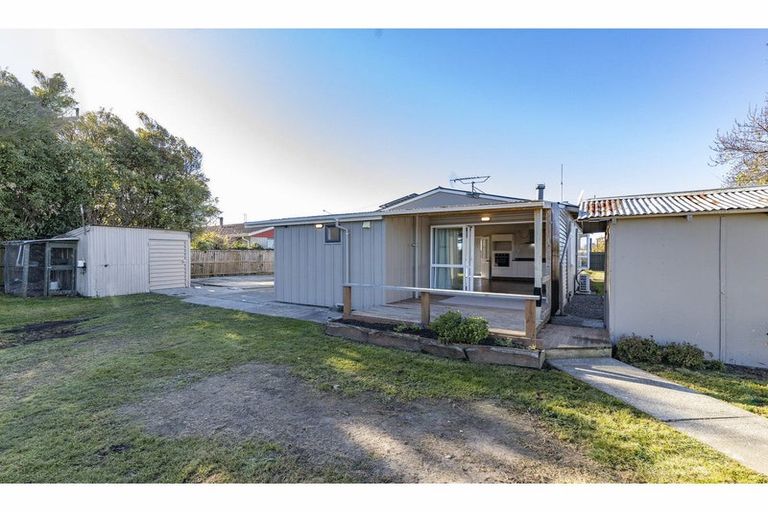 Photo of property in 5 Main North Road, Woodend, 7610