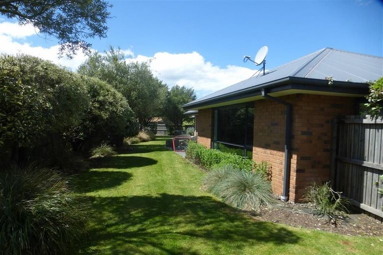 Photo of property in 4 Springwater Avenue, Northwood, Christchurch, 8051