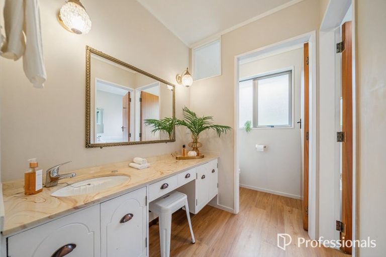 Photo of property in 14 Hibiscus Grove, Maungaraki, Lower Hutt, 5010