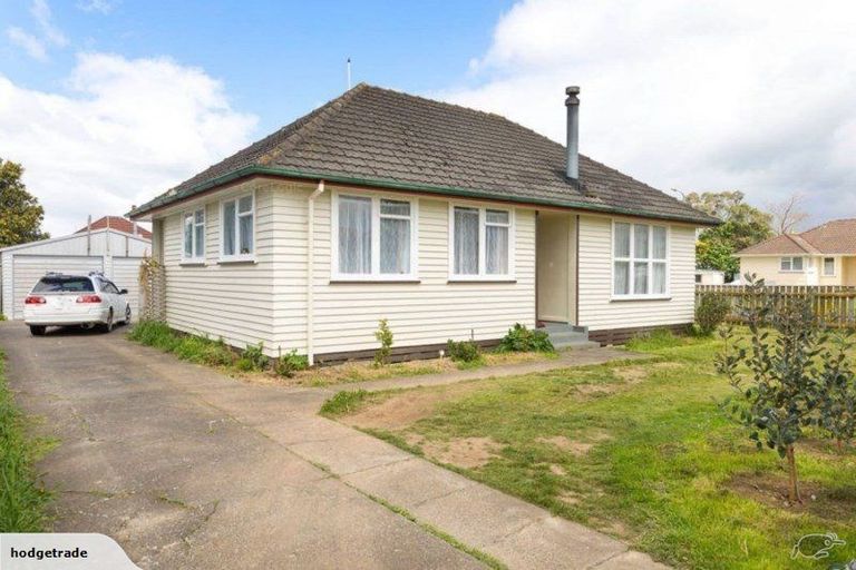 Photo of property in 31 James Street, Dannevirke, 4930