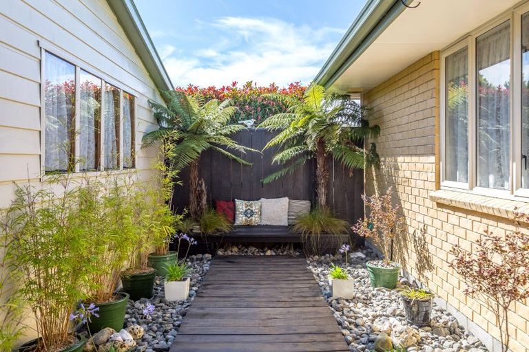 Photo of property in 20 Philip Street, Carterton, 5713