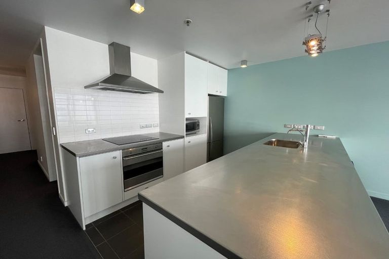 Photo of property in Montreaux Apartments, 5i/164 The Terrace, Wellington Central, Wellington, 6011