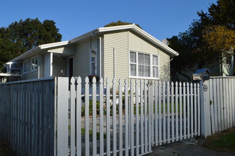 Photo of property in 69 Rangituhi Crescent, Takapuwahia, Porirua, 5022