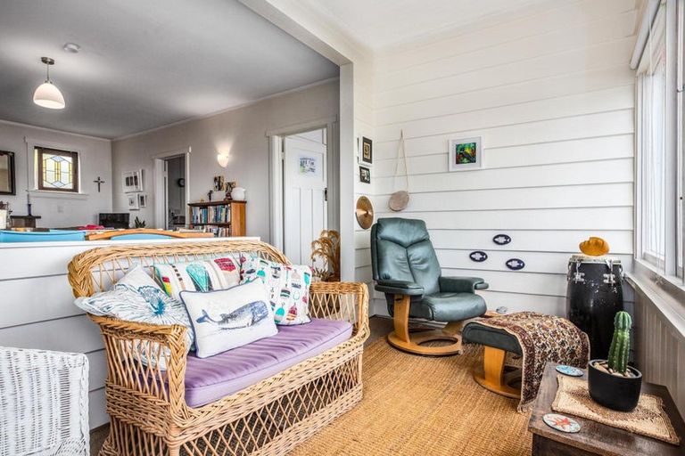 Photo of property in 162 Motuhara Road, Plimmerton, Porirua, 5026