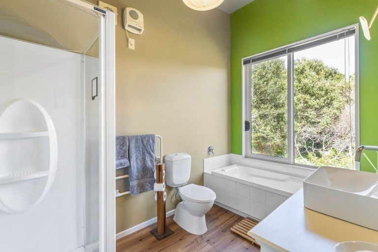 Photo of property in 32 Hadfield Road, Peka Peka, Waikanae, 5391